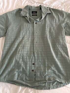 Haggar 100% Silk Machine Washable Textured Square Pattern Sage Green Short Sleev